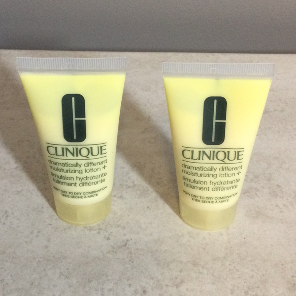 NWT Clinique Travel Size Dramatically Different Moisturizing Lotion Set